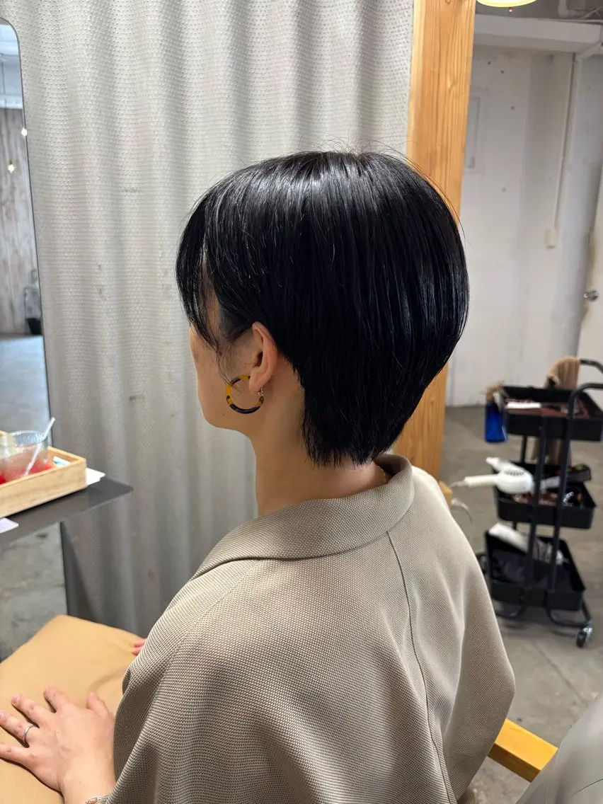 ショート ショートヘア カット 六信 咲希のヘアスタイル