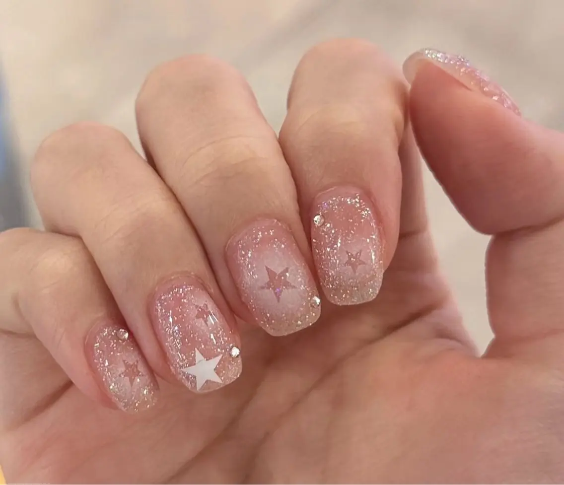 ネイル チークネイル グラデーション マグネットネイル シンプルネイル 春ネイル AZA NAILROOMのネイルデザイン