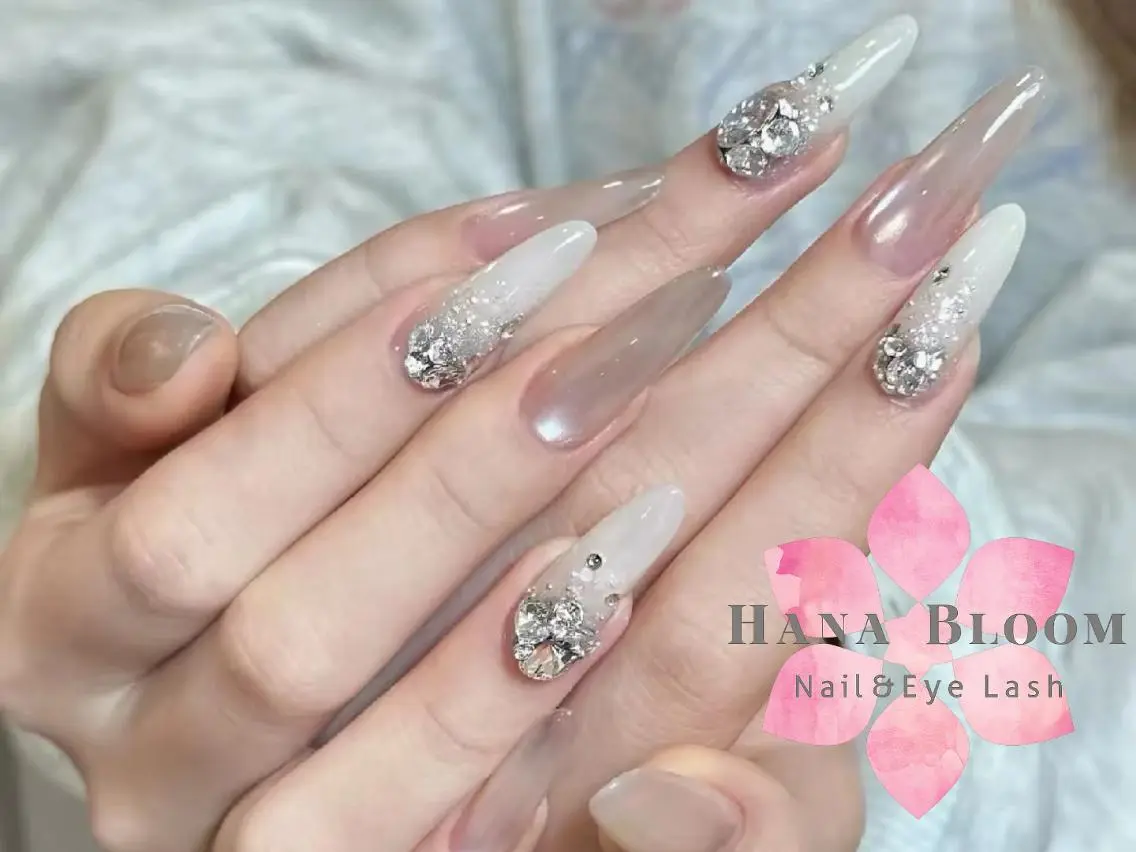 ネイル 長さ出し フレンチネイル ジェルネイル マグネットネイル ミラーネイル ハンドネイル ハンドケア Hana Bloom Nail 練習モデルのネイルデザイン