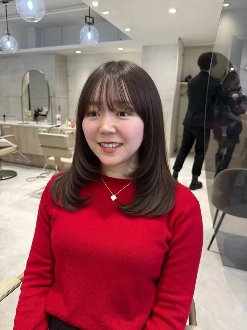 ミディアム カラー アッシュ アッシュブラウン ブラウンカラー レイヤーカット カット ヘアカラー トリートメント 透明感カラー🌿 グレージュ🐺陽介のヘアスタイル