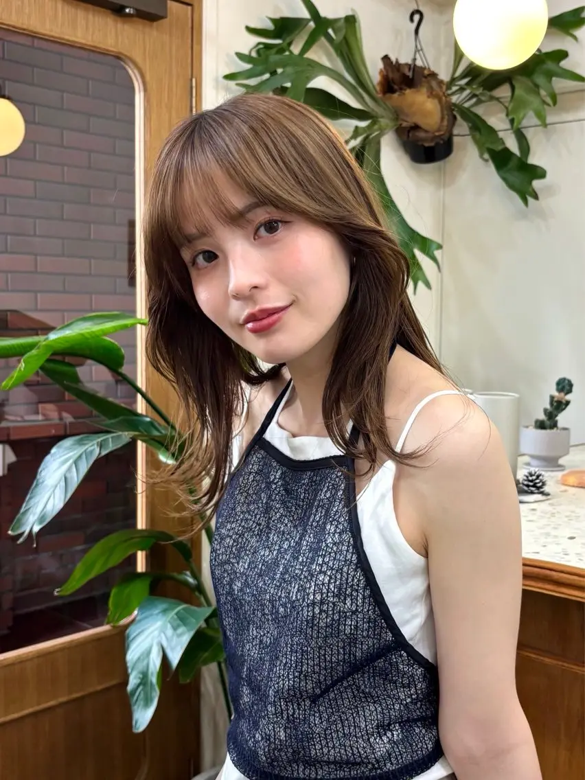 セミロング カラー ベージュカラー 透明感カラー オリーブベージュ くびれヘア ayano🫧 《CIEN》のヘアスタイル