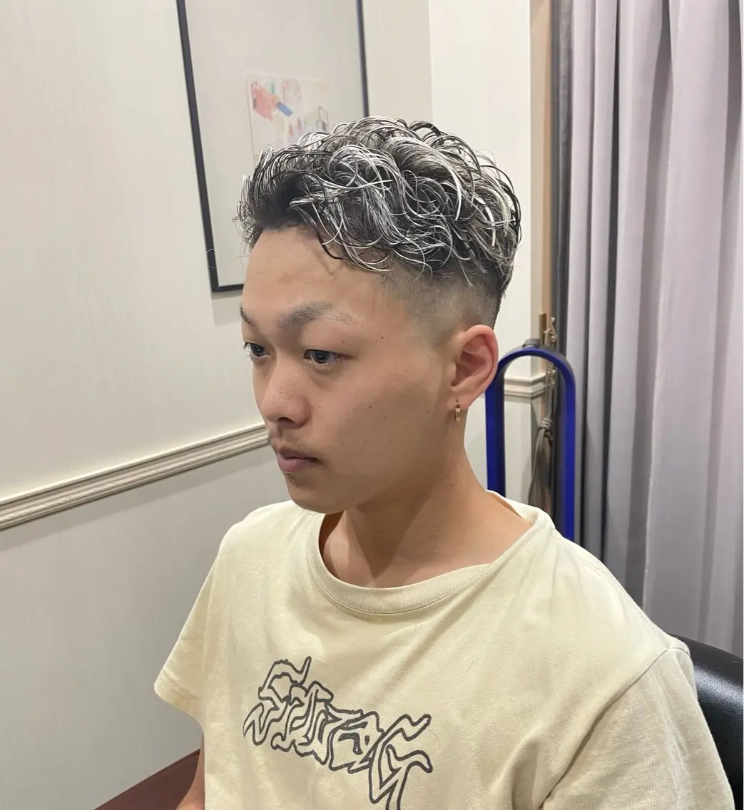 ショート カラー パーマ メンズ カット ヘアカラー メンズカット❗️ 岡本晟我のヘアスタイル