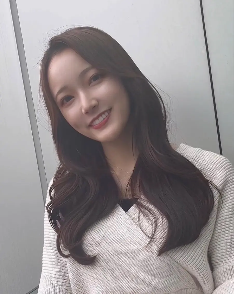 セミロング カラー カット ヘアカラー トリートメント 🌫️大人韓国ヘア 🌫️naoyaのヘアスタイル