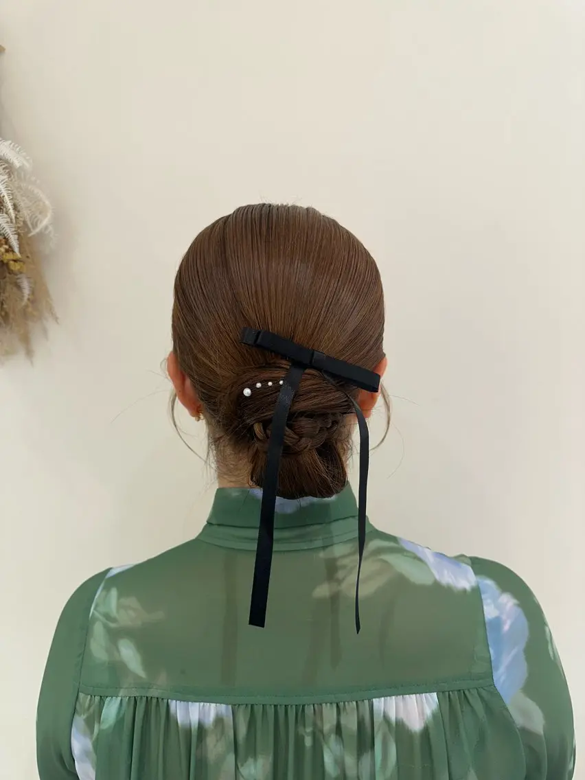 セミロング カラー ヘアアレンジ タイトボブ個性派カラ ーAKANEのヘアスタイル