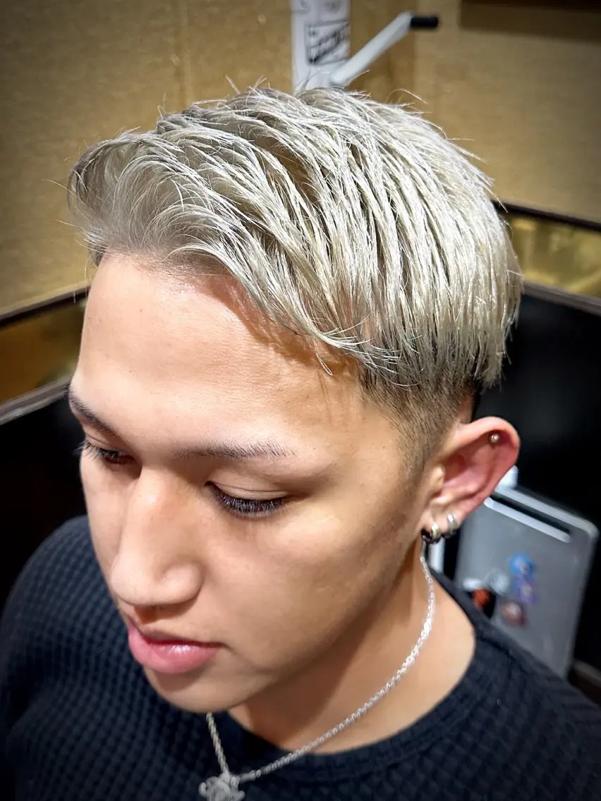 カラー シルバー 店長💈山田竜太 BARBERのヘアスタイル