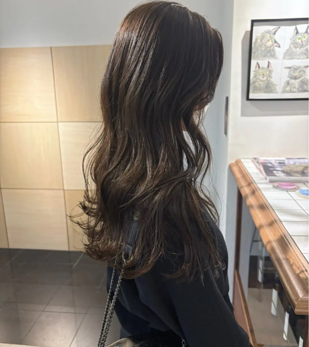 ロング Yui⭐️ 透け感カラーのヘアスタイル