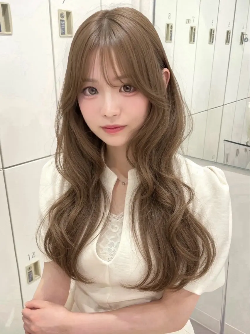 ロング カラー ベージュカラー 透明感カラー ヘーゼル Kana 艶カラー透明感カラーのヘアスタイル