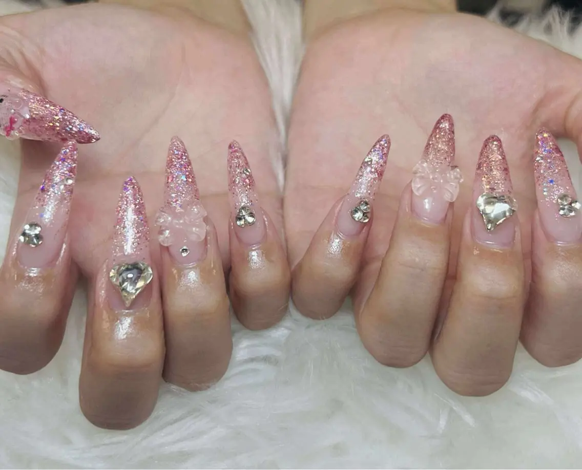 ネイル チークネイル 長さ出し フットネイル マグネットネイル 持ち込み ハンドネイル ANH NAIL ゴテゴテ専門店💎のネイルデザイン