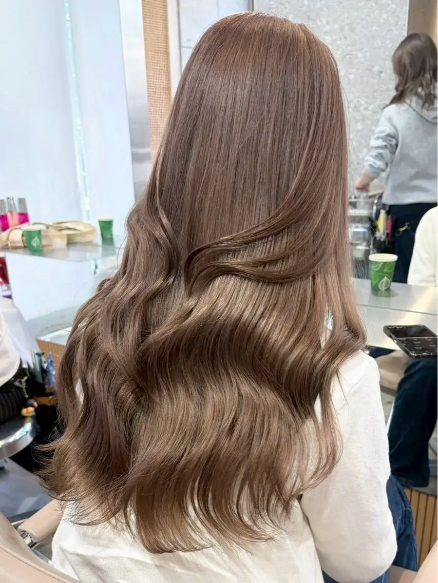 ロング ヘアカラー ヘーゼルブラウン🤎 ゆり🫧のヘアスタイル