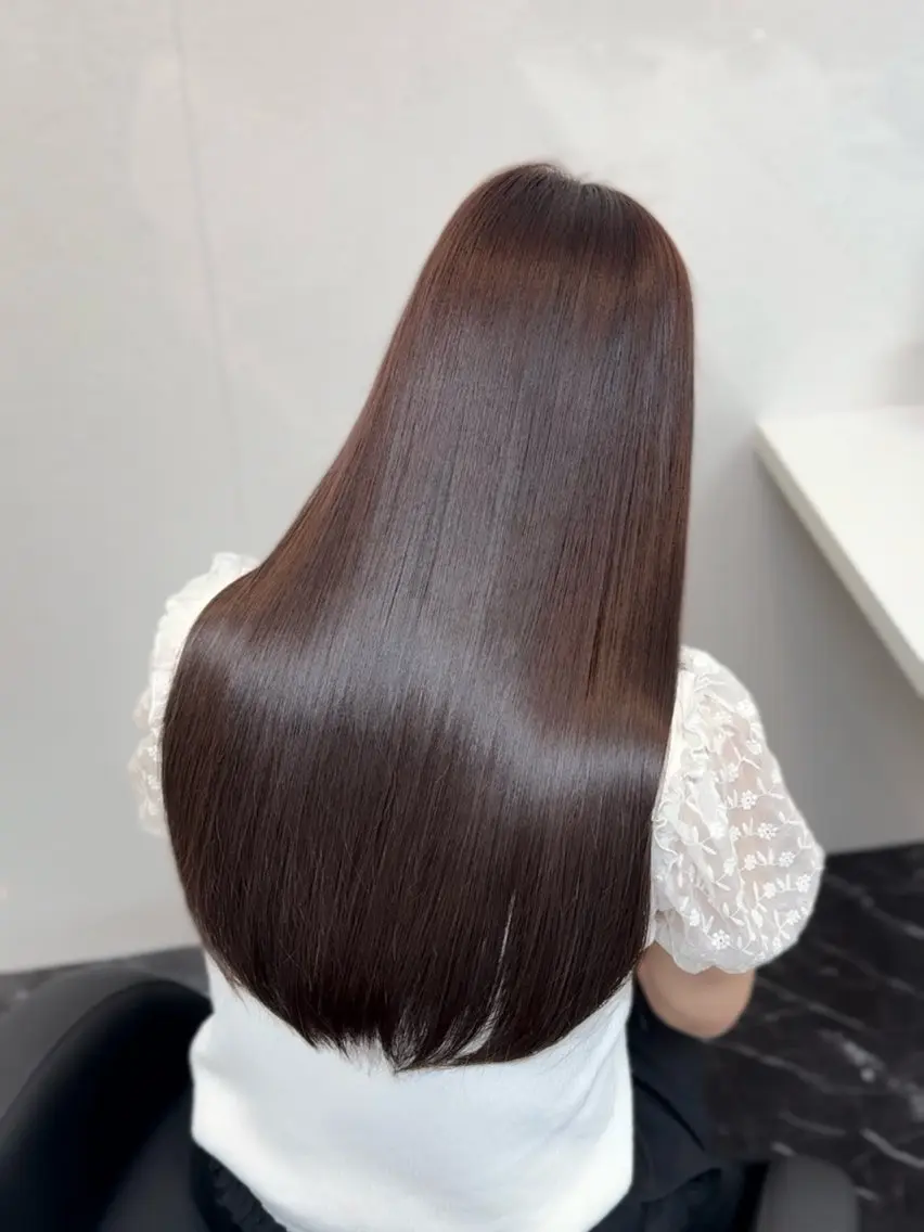 ロング カラー パーマ ヘアアレンジ メンズ キッズ メンズ韓国風 黒髪 ブルーカラー ブルーブラック ブラウンカラー 髪質改善Ⅰ透明感 艶カラーⅠたつやのヘアスタイル