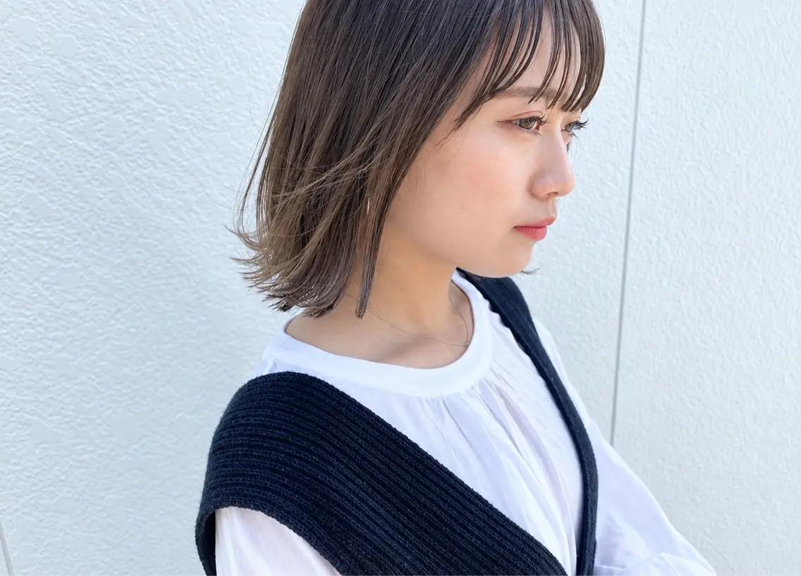 ミディアム ボブ 外ハネヘア カット ヘアカラー トリートメント 鈴木 翔梧のヘアスタイル