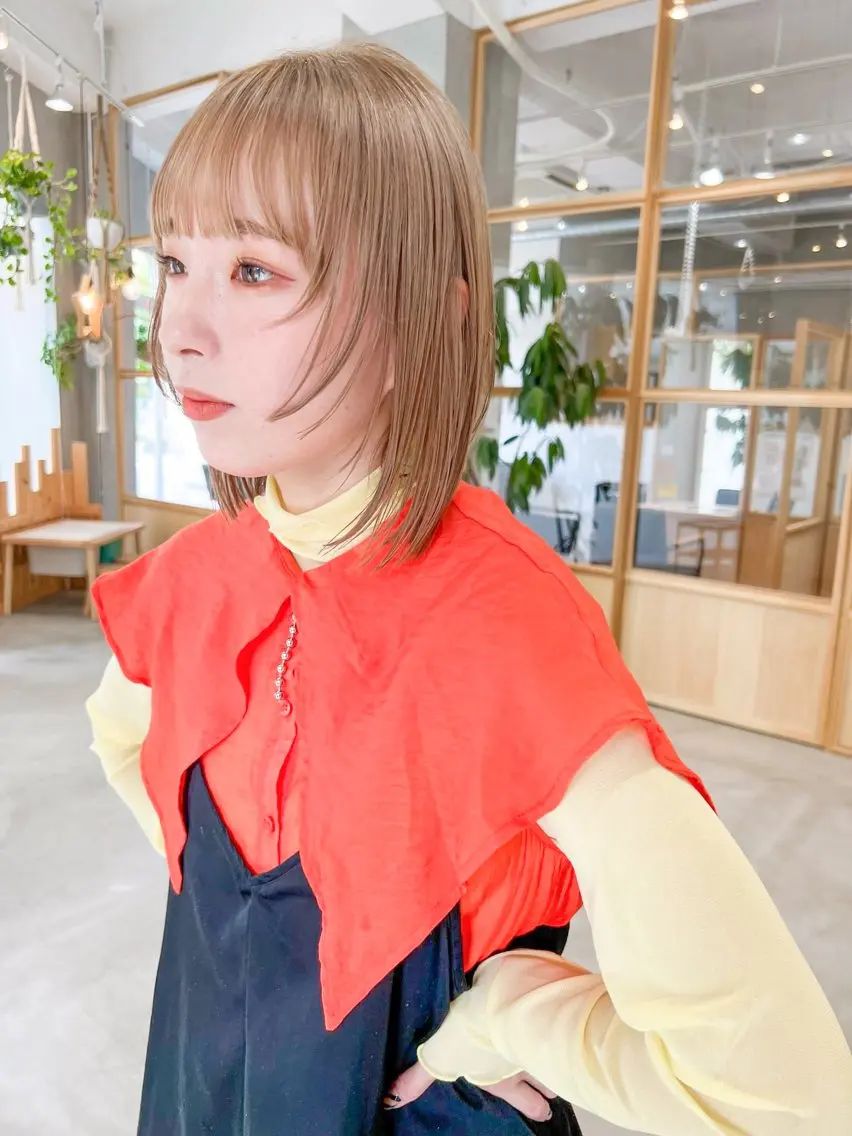 ミディアム カラー ベージュカラー ミルクティーベージュ 顔まわりレイヤー 顔周りカット レイヤーカット FERIA梅田🖤 透明感カラー🎀のヘアスタイル