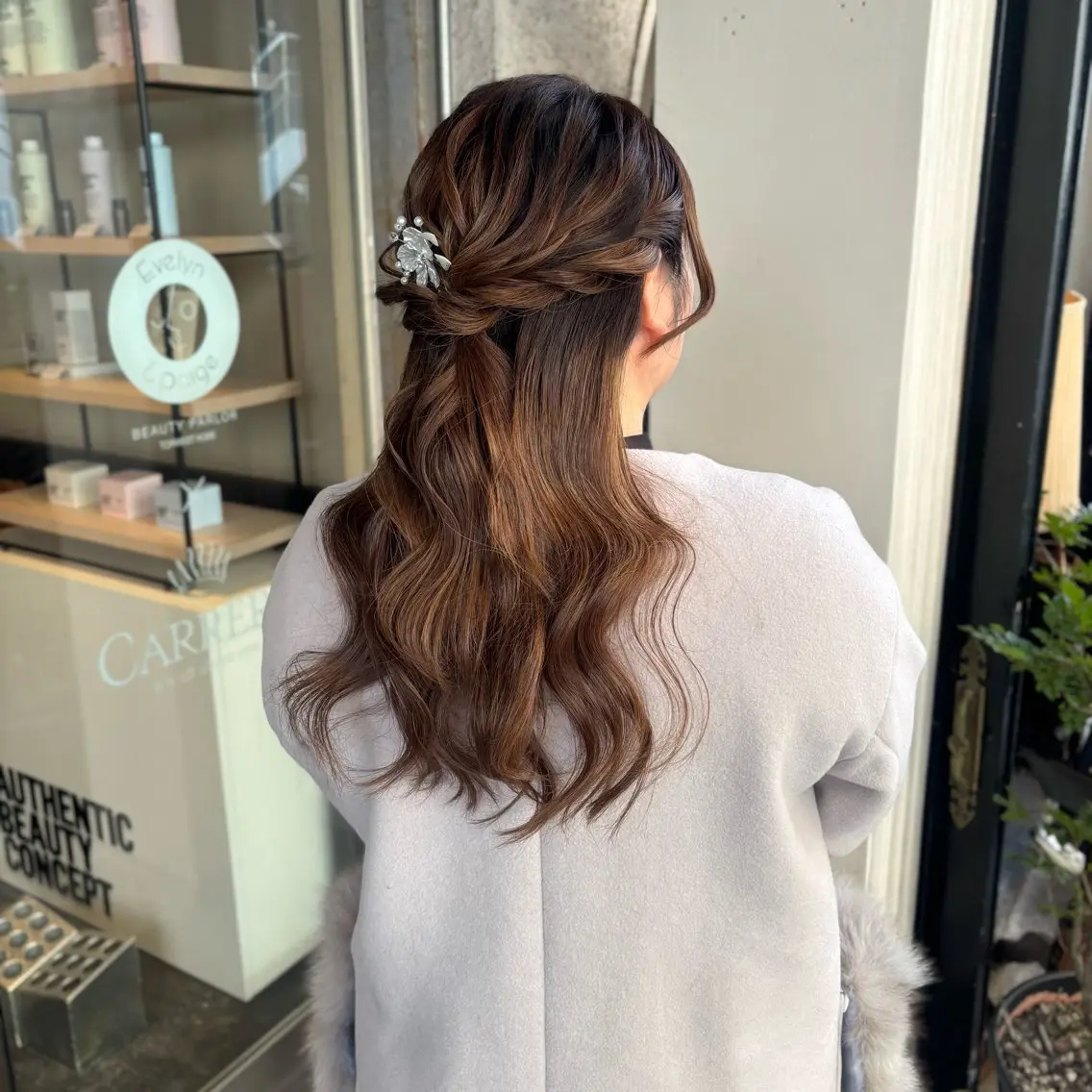 ヘアアレンジ ハーフアップ 髪飾り ヘアセット 芦刈 咲来のヘアスタイル