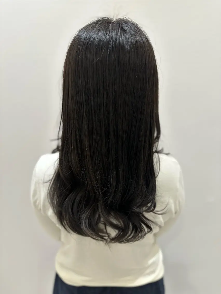 ロング カラー 透明感カラー グレージュ ヘアカラー 鈴木 華枝のヘアスタイル