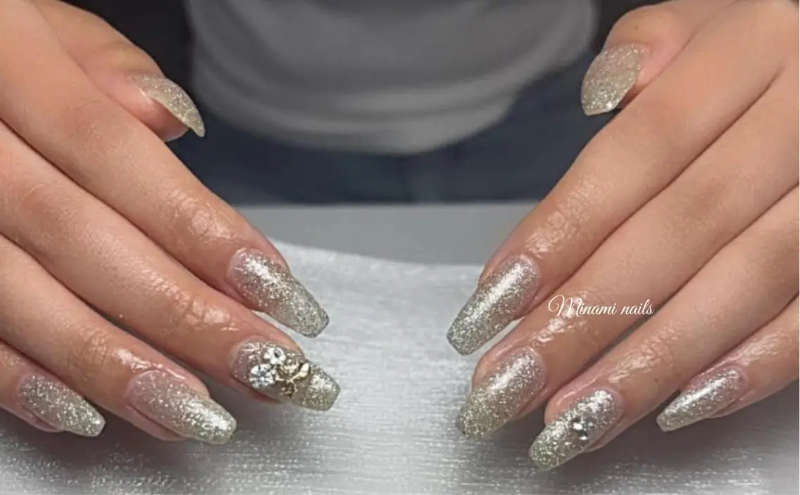 ネイル アートネイル オーロラネイル ガーリー キラキラネイル 韓国ネイル ハンドネイル Minami Nailsのネイルデザイン