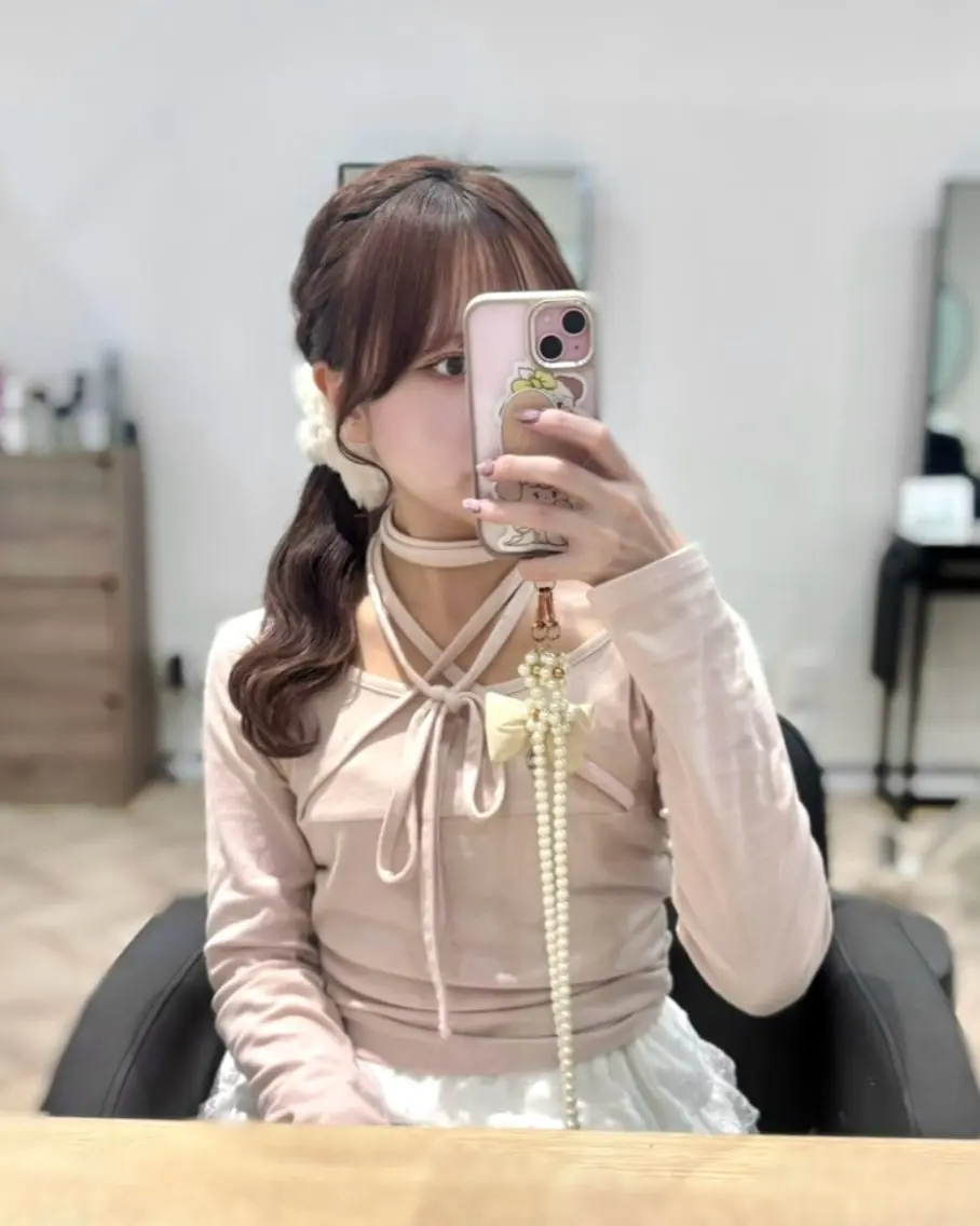 セミロング カラー ベージュカラー カット ヘアカラー 𝒎𝒐𝒆🩰 名駅/ヘアメ/暖色♡のヘアスタイル