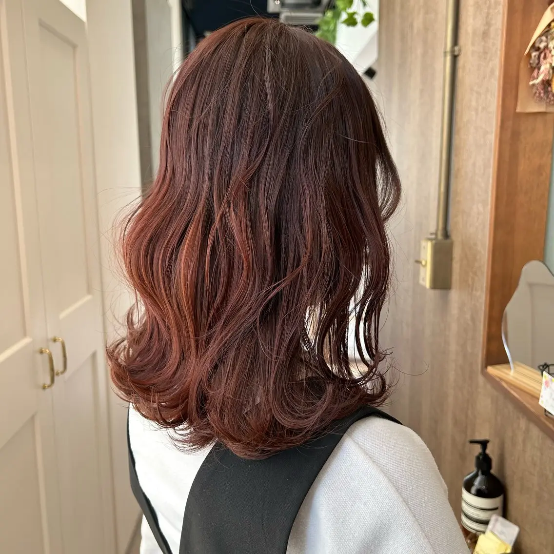 セミロング カラー 井手 孔介のヘアスタイル