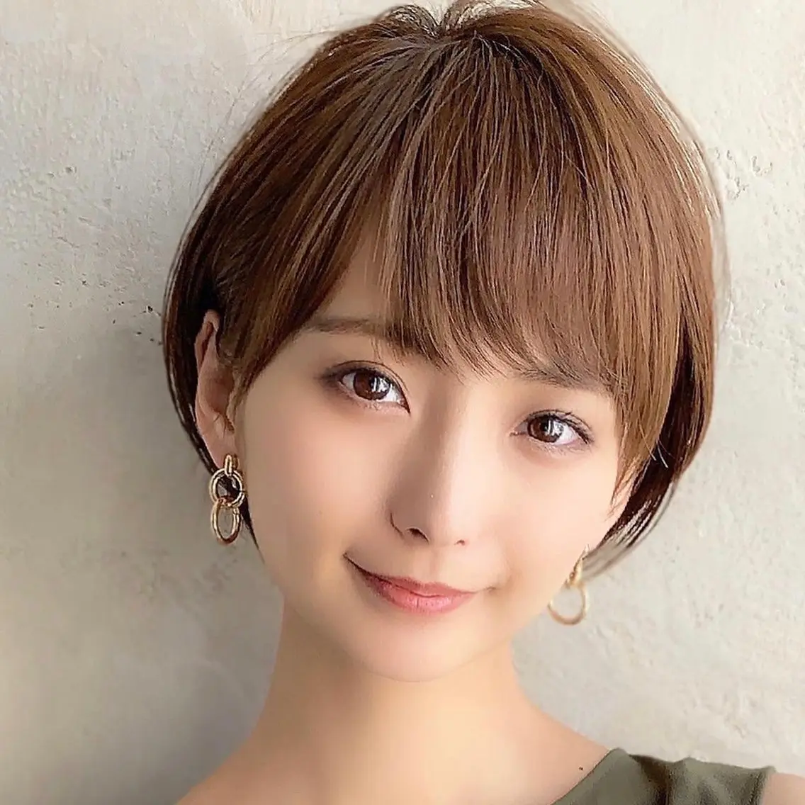 ショート カラー カット ヘアカラー トリートメント 💍新宿ショート 💍岩田莉奈のヘアスタイル