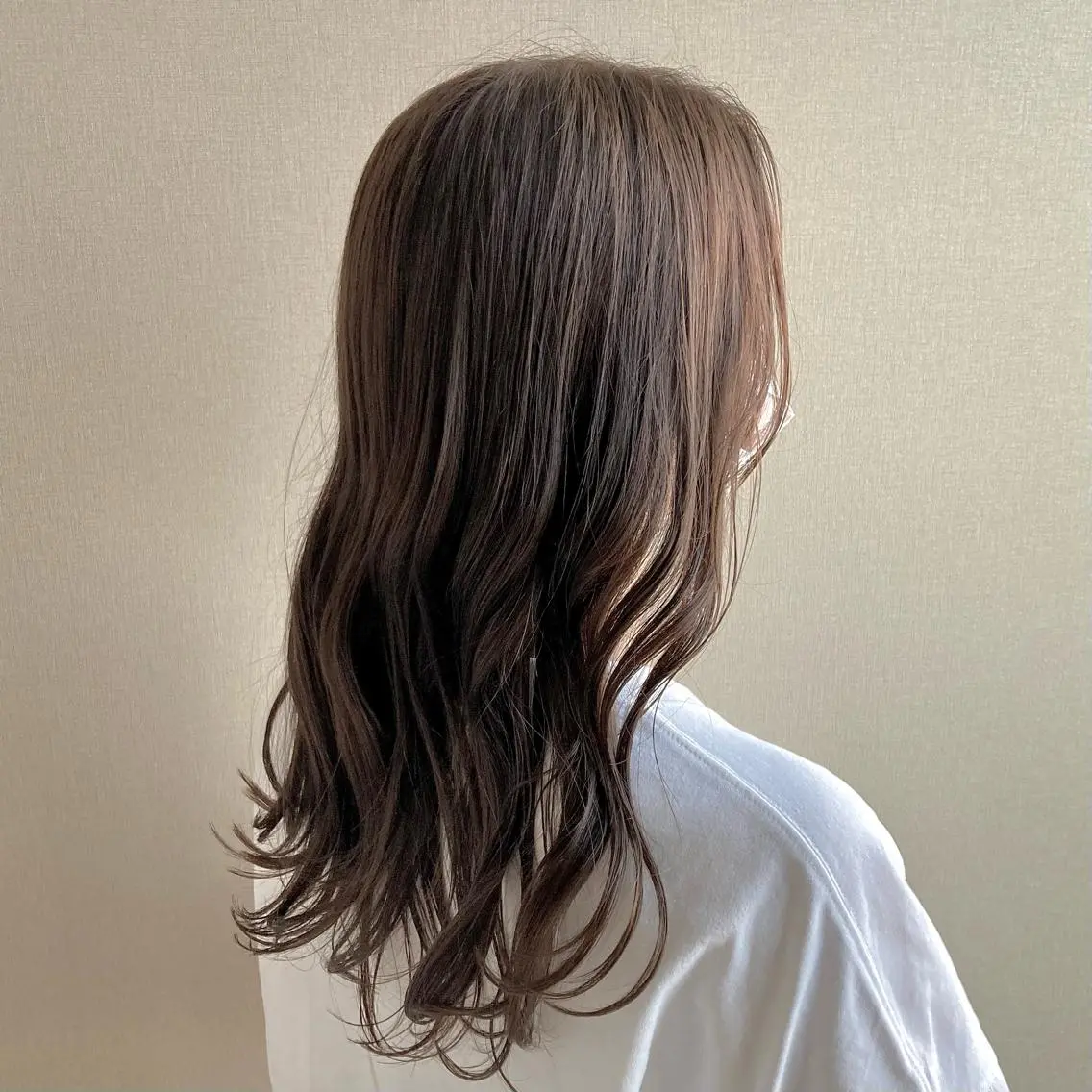 セミロング カラー ブラウンカラー 砂川朱音⌇鶴見区横堤 ⌇抜け感ヘア⌇韓国風のヘアスタイル