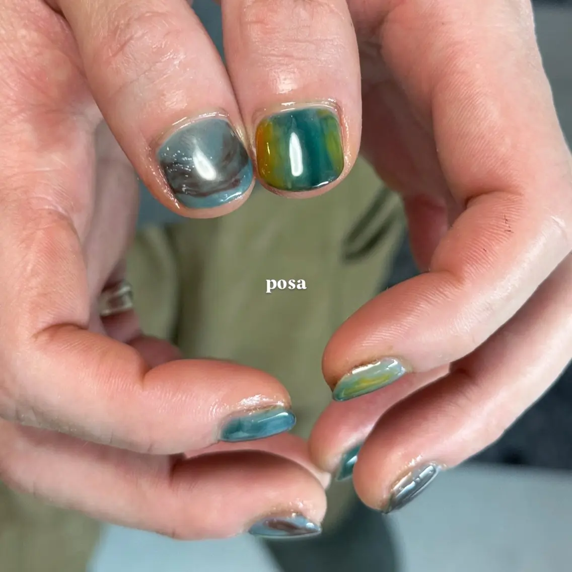 ネイル アートネイル ブルー グリーン ニュアンスネイル シンプルネイル ハンドネイル posa nail モエミのネイルデザイン