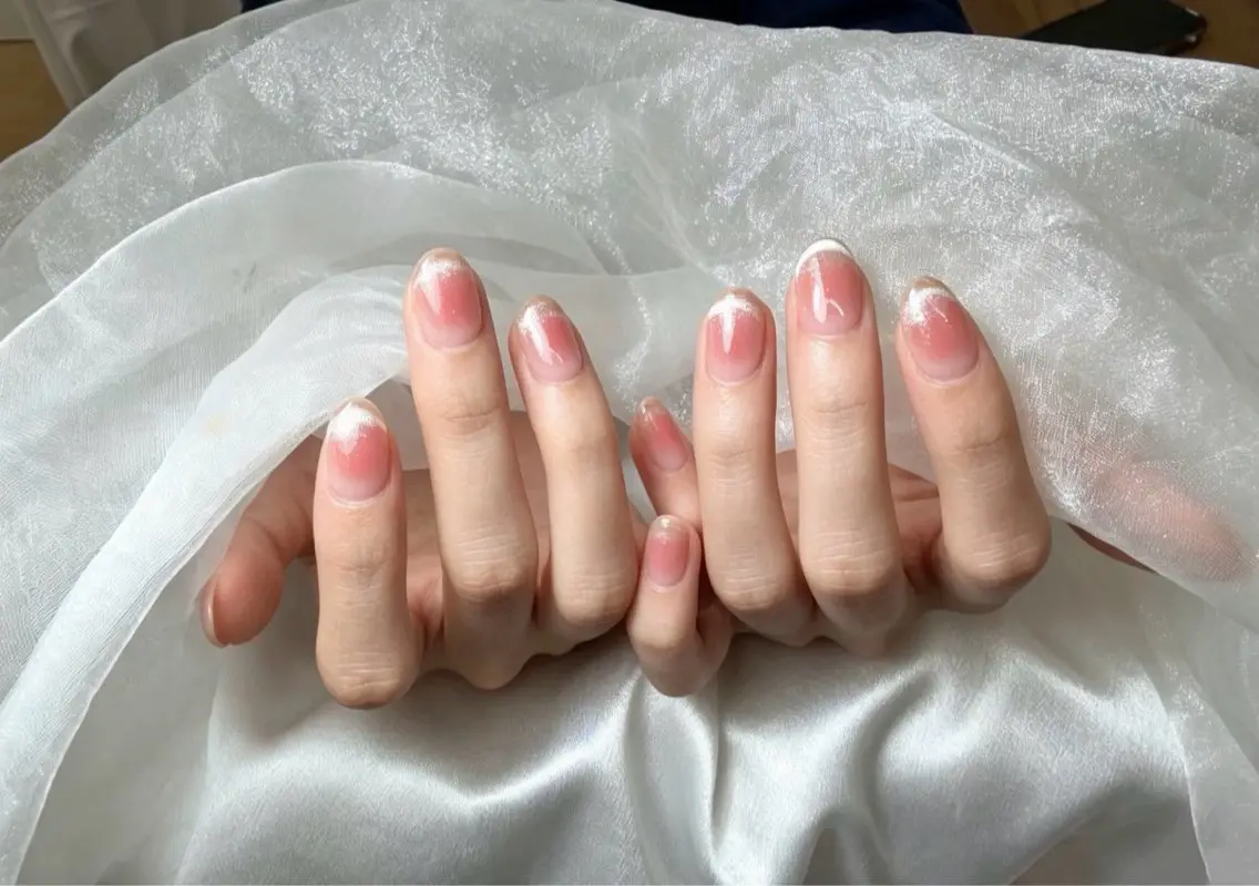 ネイル チークネイル フレンチネイル ジェルネイル グラデーション マグネットネイル ハンドネイル Noa Nail ゆえのネイルデザイン