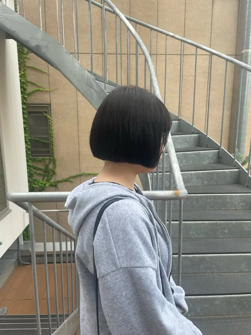 ショート カラー 松井 悠希のヘアスタイル