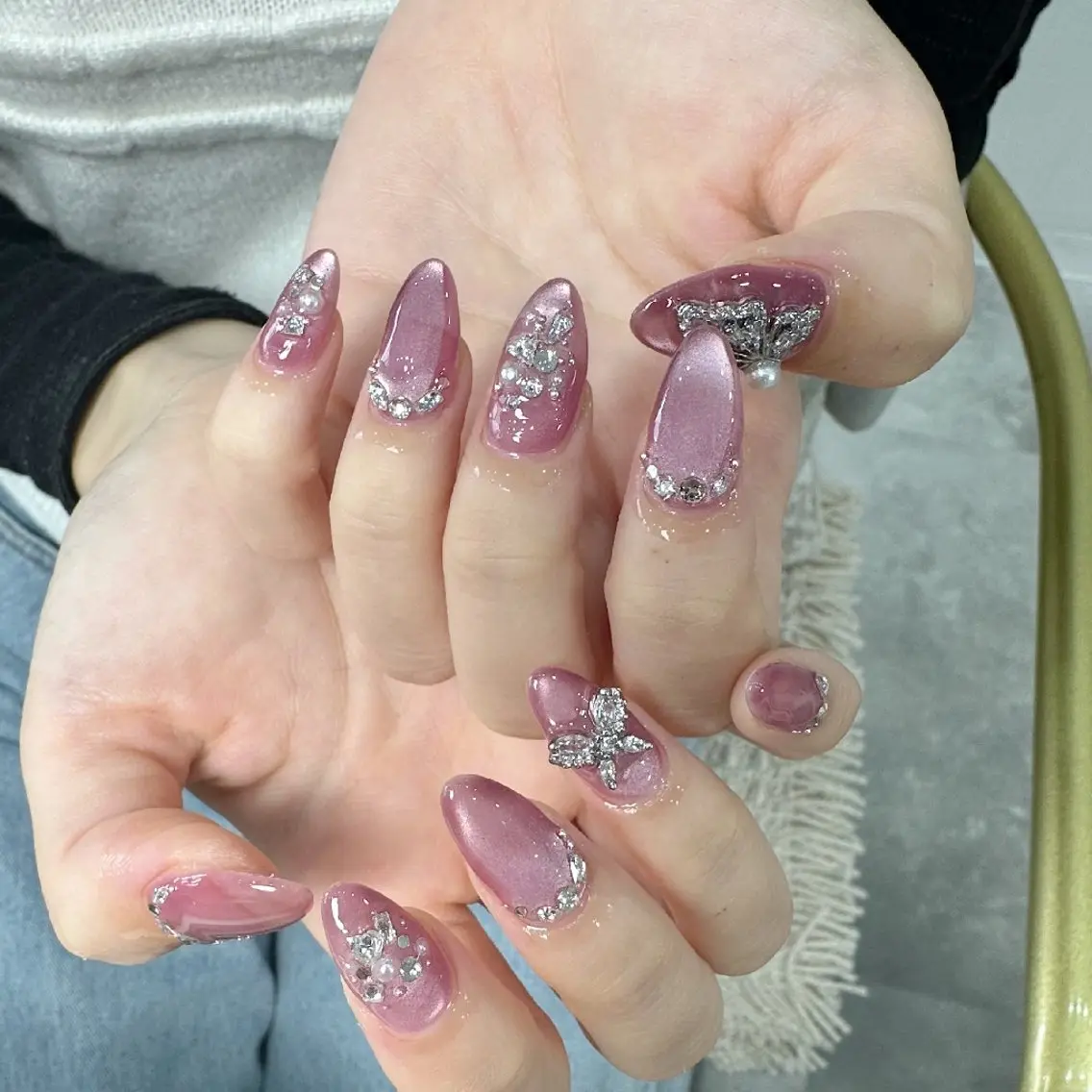 ネイル チークネイル フレンチネイル ジェルネイル ガーリー キラキラネイル ハンドネイル UM Nail Salonのネイルデザイン