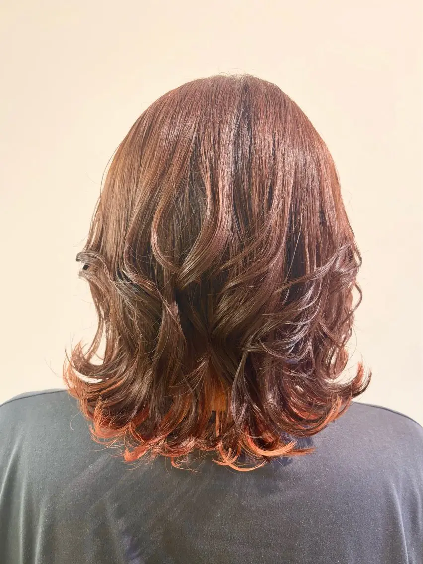 セミロング カラー 古川 琴美のヘアスタイル