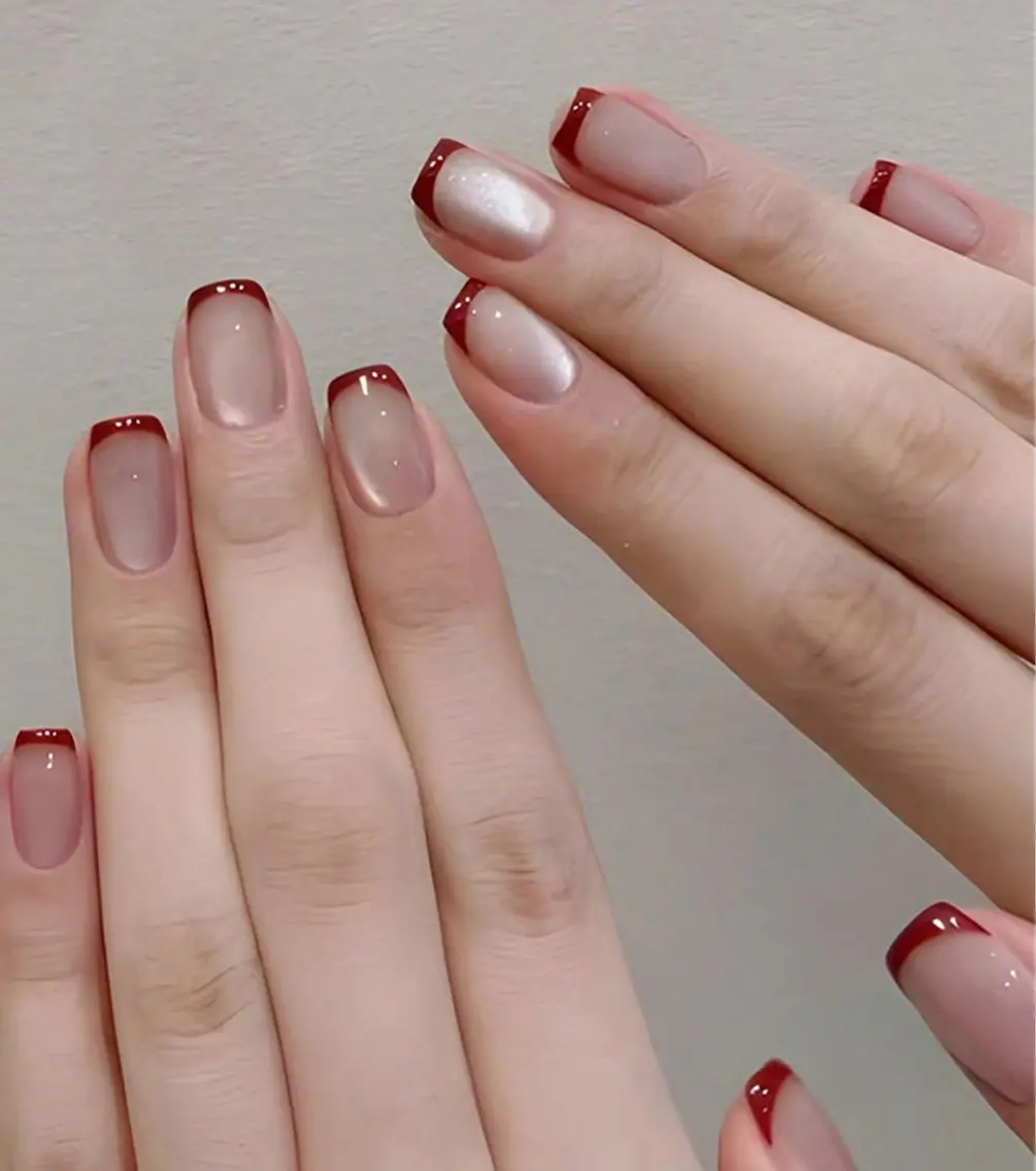 (ペース色付き)フレンチネイルの写真