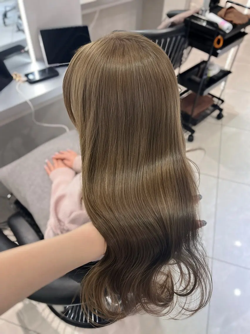 ロング カラー ブリーチ ヘアカラー トリートメント 韓国レイヤー×モテ髪 /MITSUKI🤍のヘアスタイル