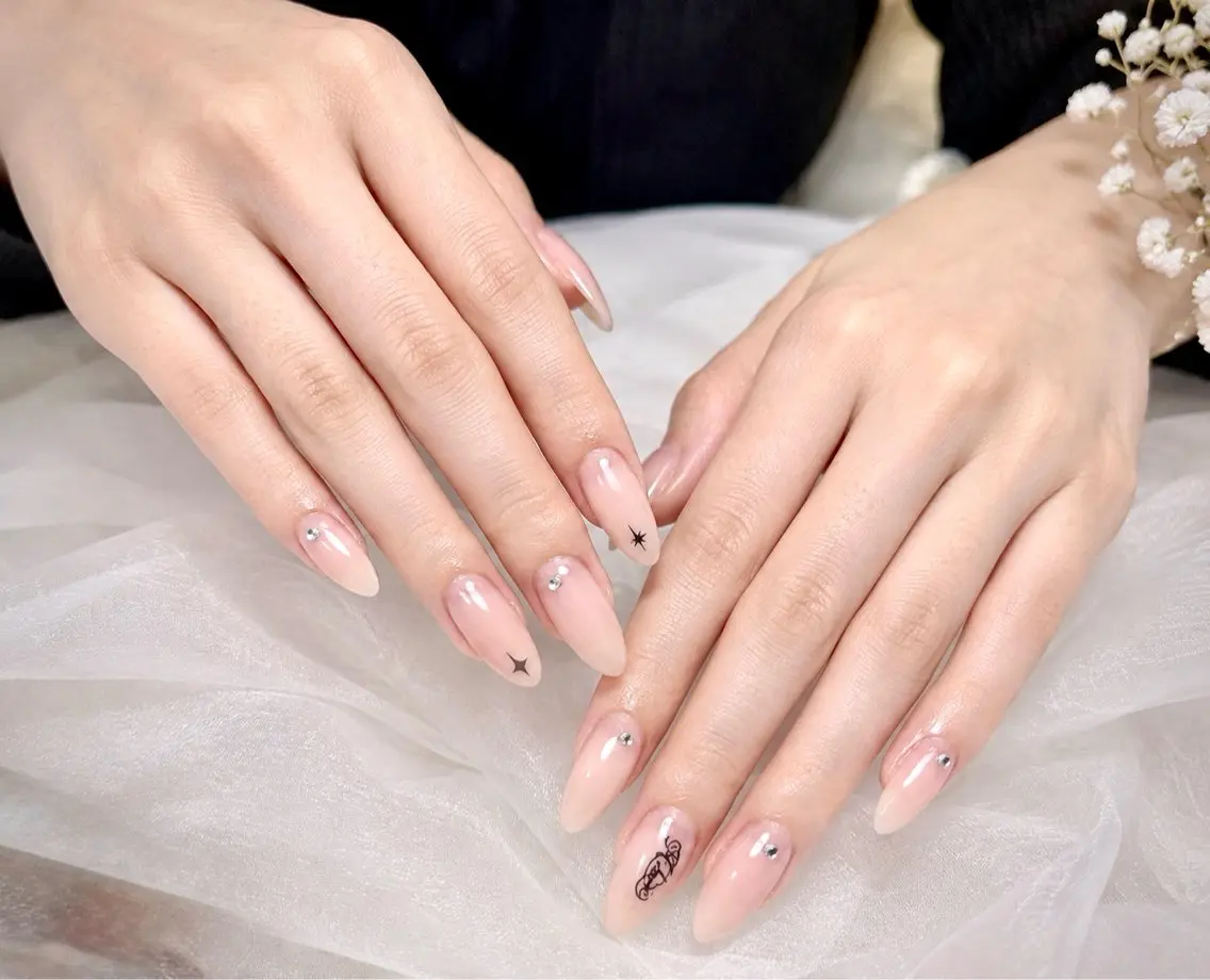 ネイル 成人式 フレンチネイル ジェルネイル 韓国ネイル マグネットネイル Michan Nailのネイルデザイン