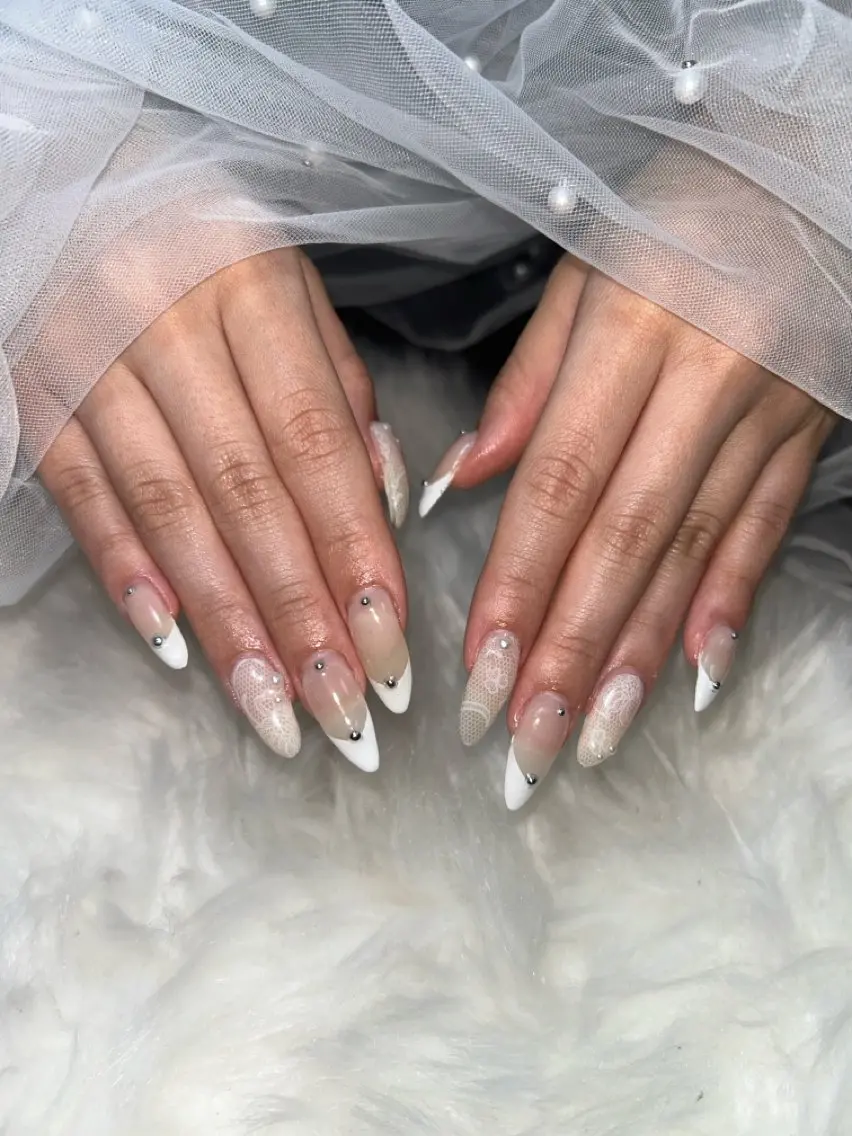 ネイル フレンチネイル レース nail salon Lilynのネイルデザイン