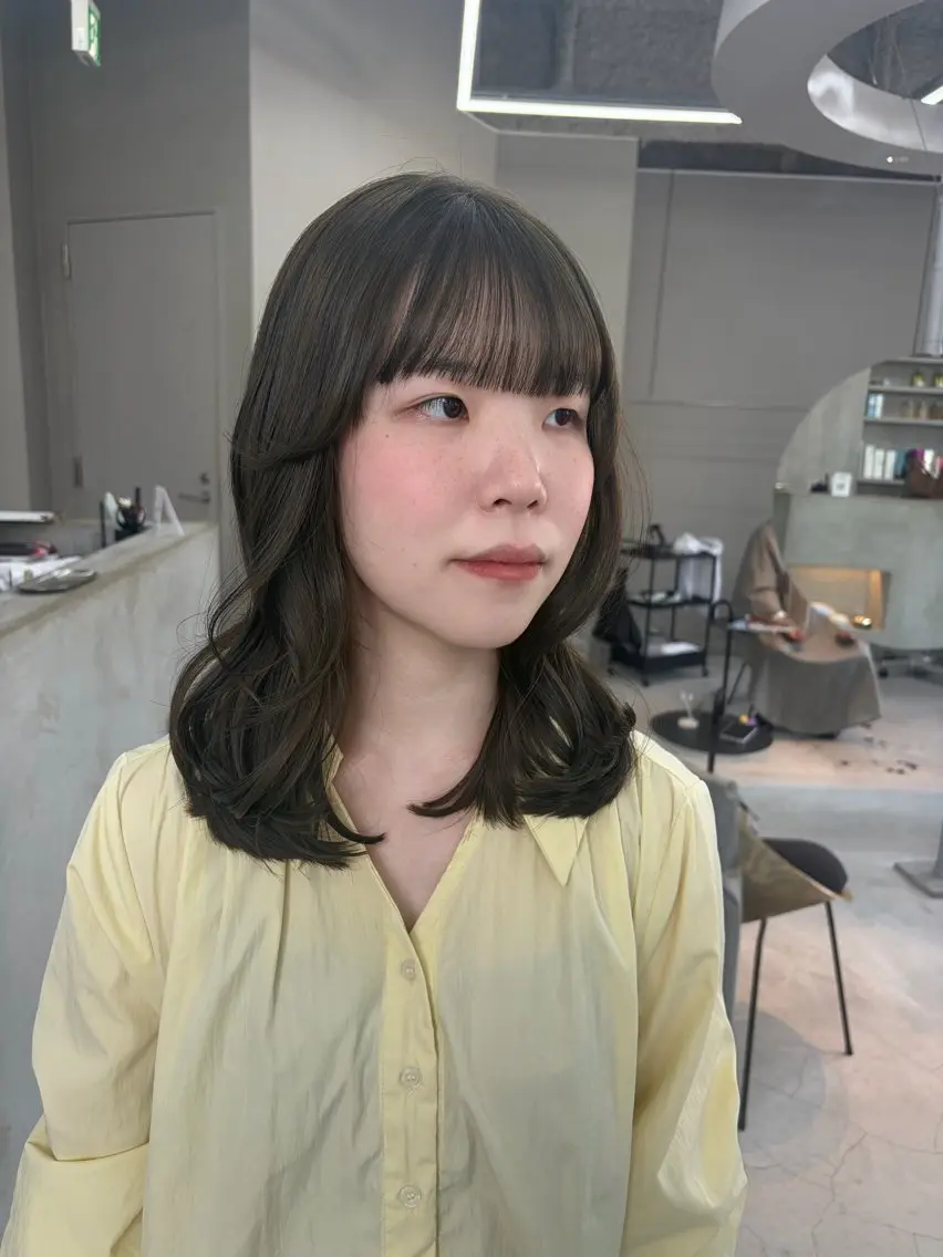セミロング ヘアカラー kurune chikaのヘアスタイル