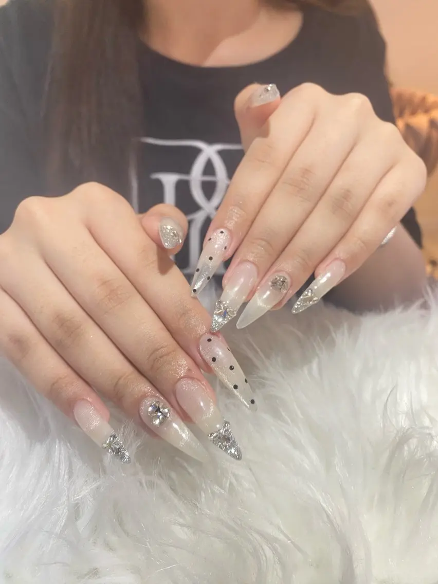 ネイル ハンドネイル Anmi Nailsのネイルデザイン