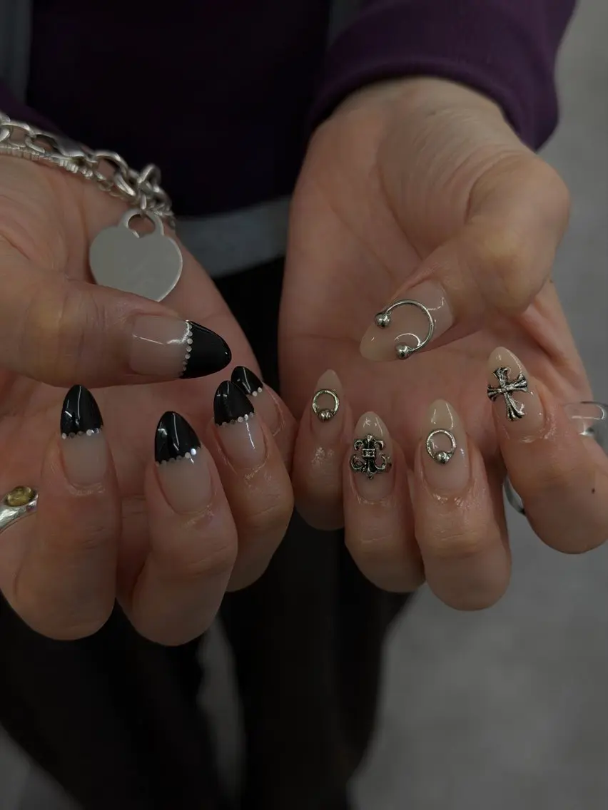 ネイル ジェルネイル レース マグネットネイル ネイビー ニュアンスネイル ハンドネイル ハンドケア Bana_ Nailのネイルデザイン