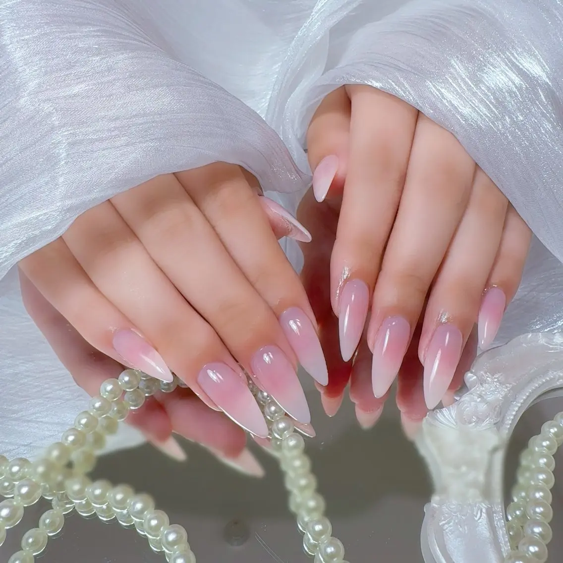 ネイル チークネイル ハンドネイル nailsalon luluのネイルデザイン