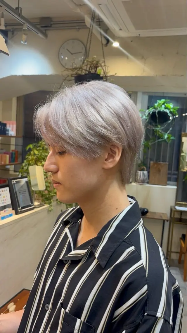 ショート メンズ メンズブリーチ 小山 綾奈 ロングカットのヘアスタイル