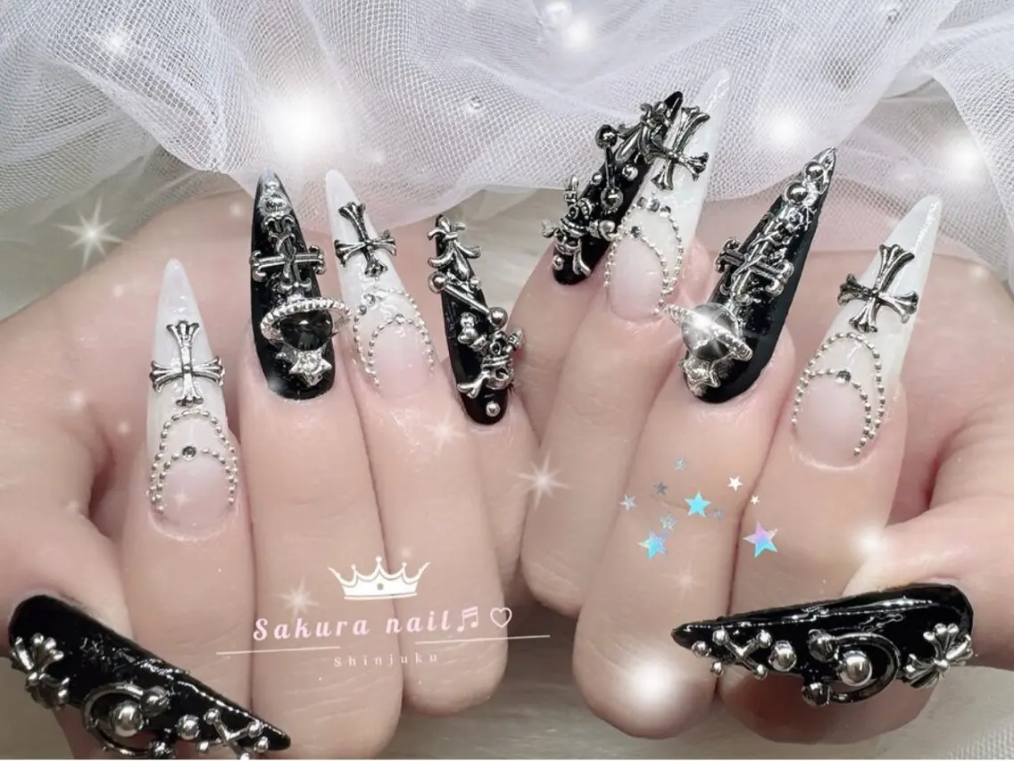 ネイル オーロラネイル クリアネイル フレンチネイル ジェルネイル ガーリー ハンドネイル Sakura Nail Salonのネイルデザイン