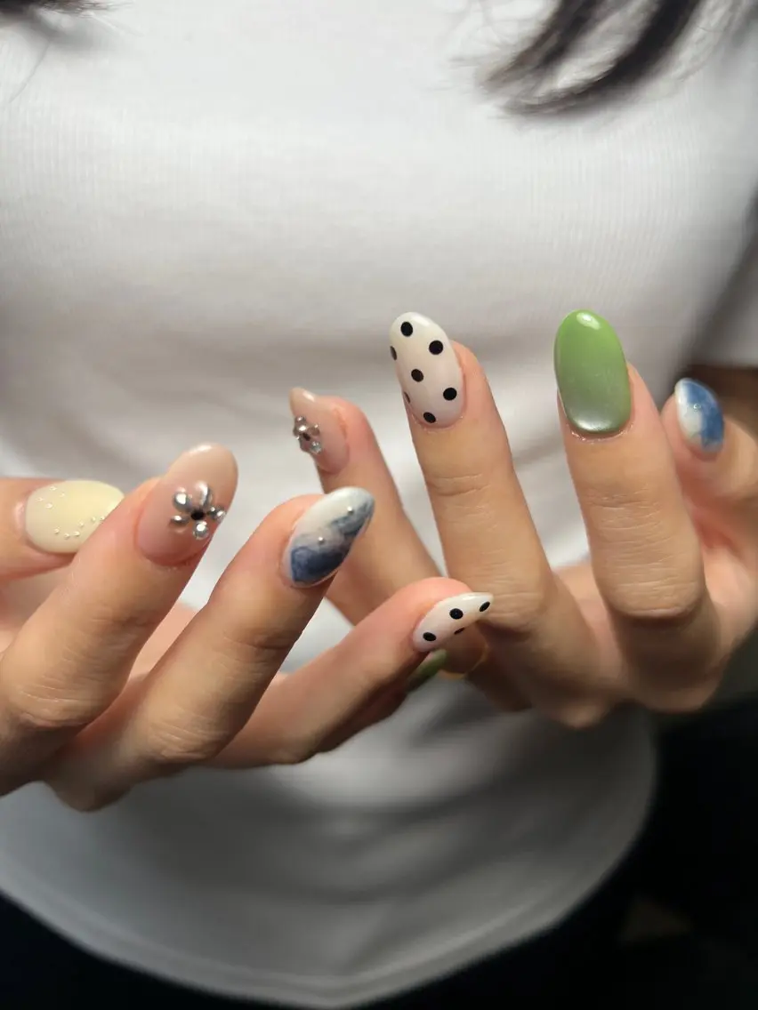 ネイル ハンドネイル Hues  Nail Sasaraのネイルデザイン
