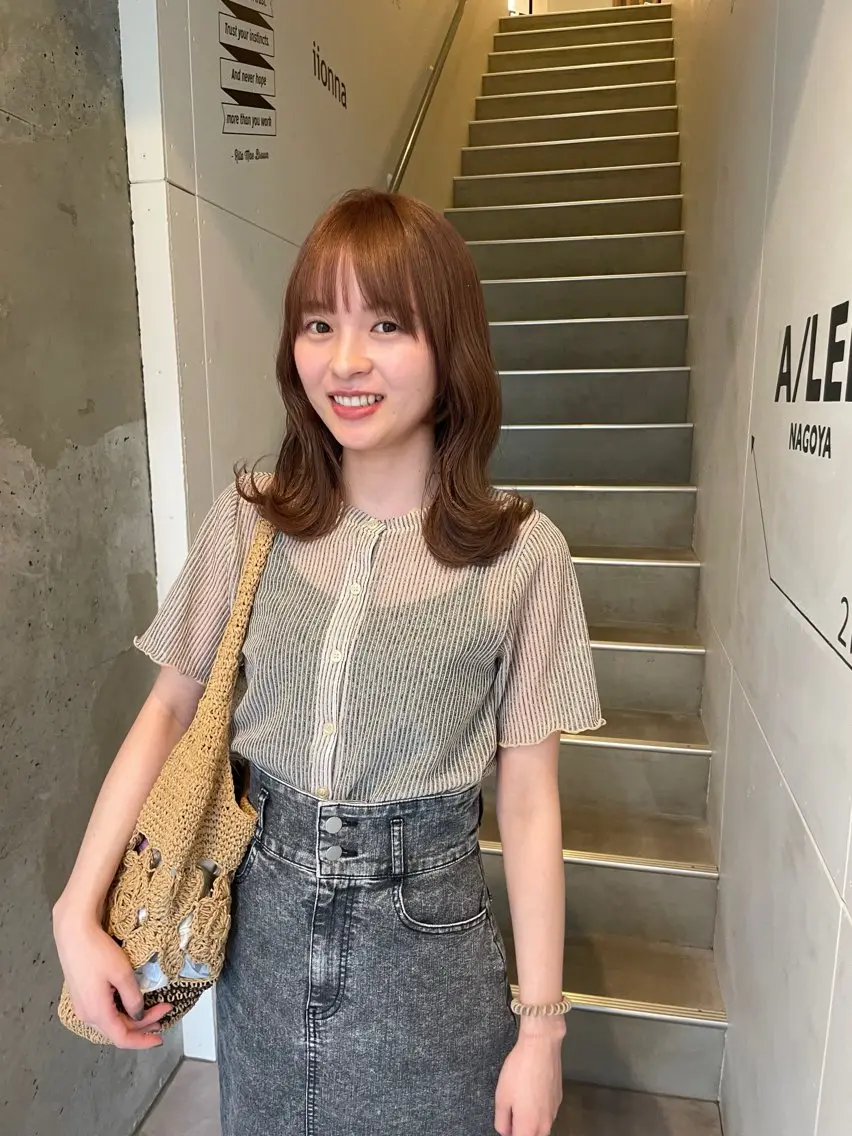 セミロング カラー ベージュカラー ブリーチ ブラウンカラー 顔周りカット レイヤーカット カット ヘアカラー 久保田 千尋のヘアスタイル