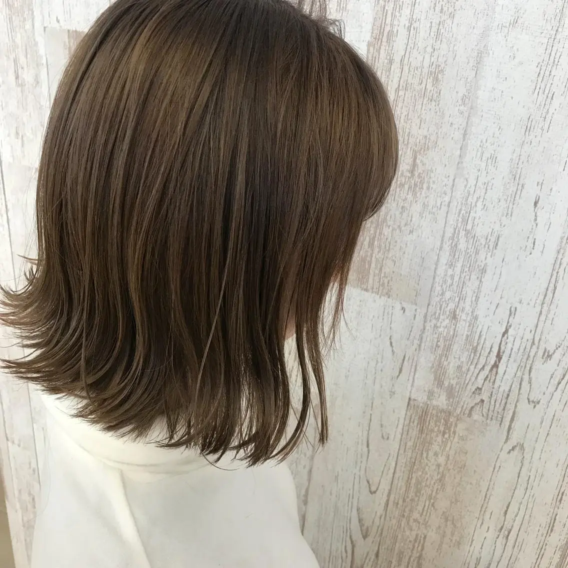 ショート カラー ベージュカラー Oopsレイヤー 加藤澄都のヘアスタイル