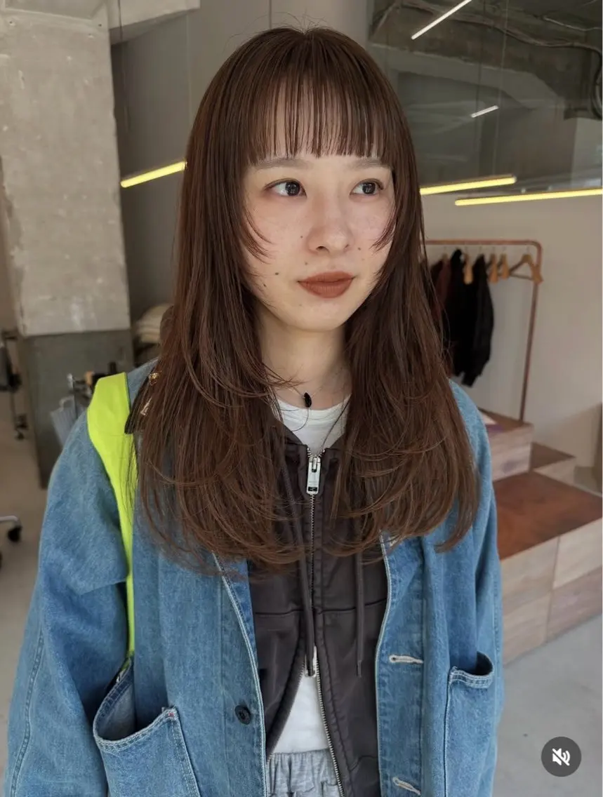 セミロング カット anri🐏/大阪/ レイヤーカットのヘアスタイル