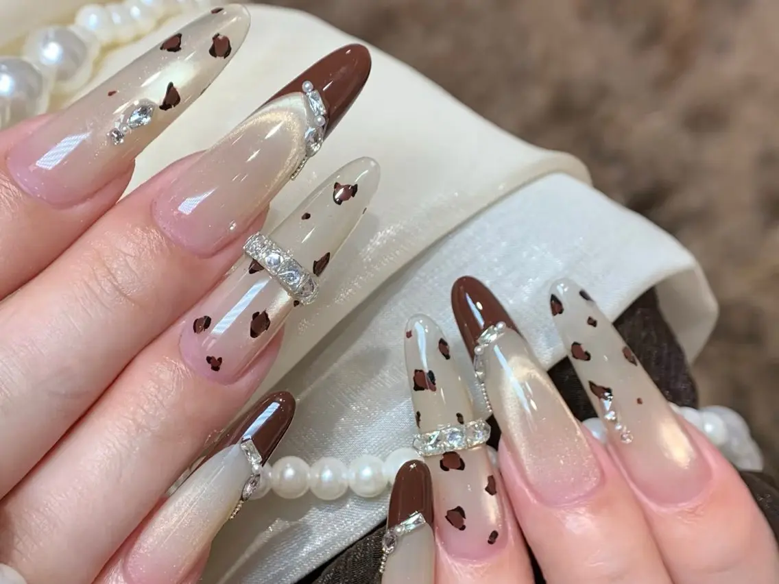メンズ ネイル メンズ韓国風 オーロラネイル チークネイル 長さ出し フレンチネイル ハンドネイル NEW NAIL 池袋🔥🧲のネイルデザイン