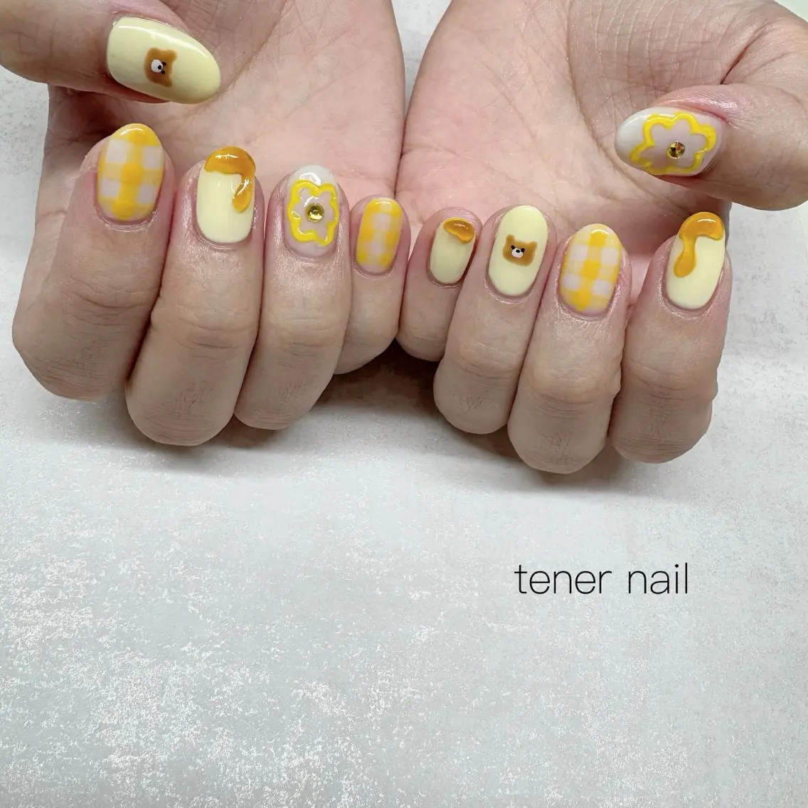ネイル 黄色 ハンドネイル テネルネイル tener nailのネイルデザイン