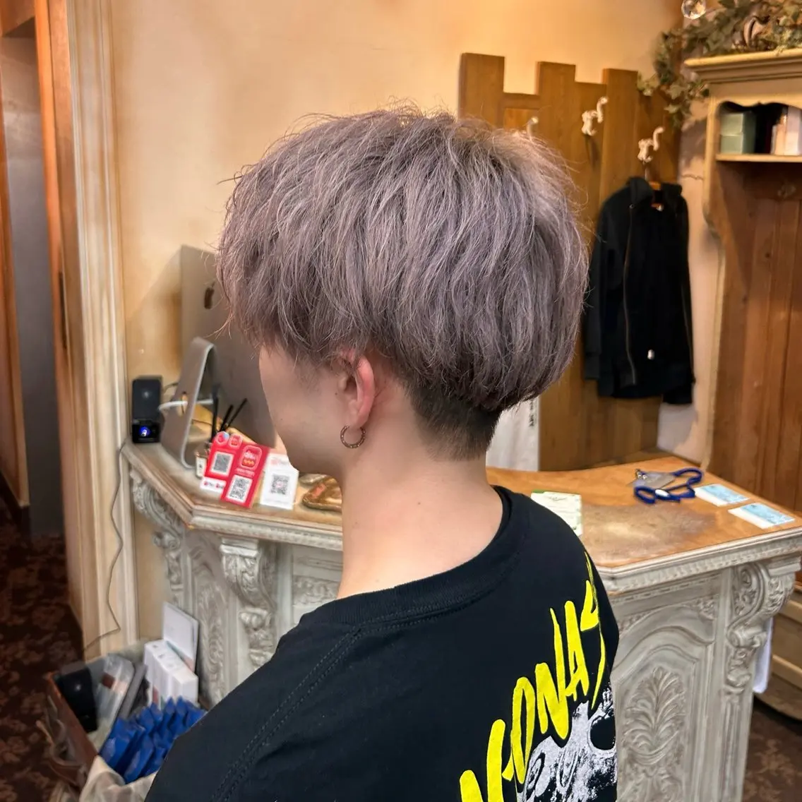 カラー メンズ メンズブリーチ マッシュ ベージュカラー ブリーチ ヘアカラー トリートメント abilita MIYUのヘアスタイル