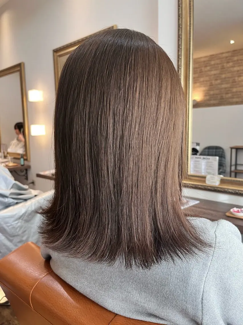 カラー ベージュカラー ブリーチ ブリーチなしカラー カット ヘアカラー 仲宗根 萌恵のヘアスタイル