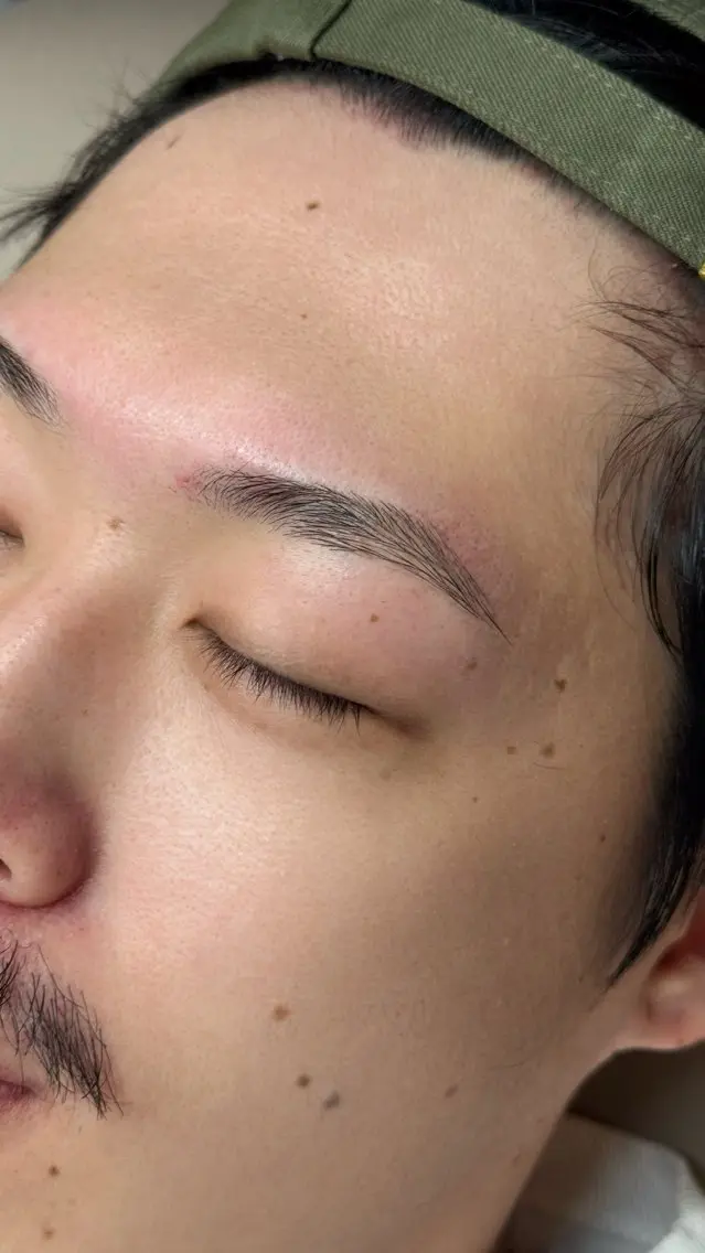 メンズ アイブロウ ワックス脱毛 眉カット ルリアンチッタ 眉毛/まつげパーマの眉毛・アイブロウイメージ