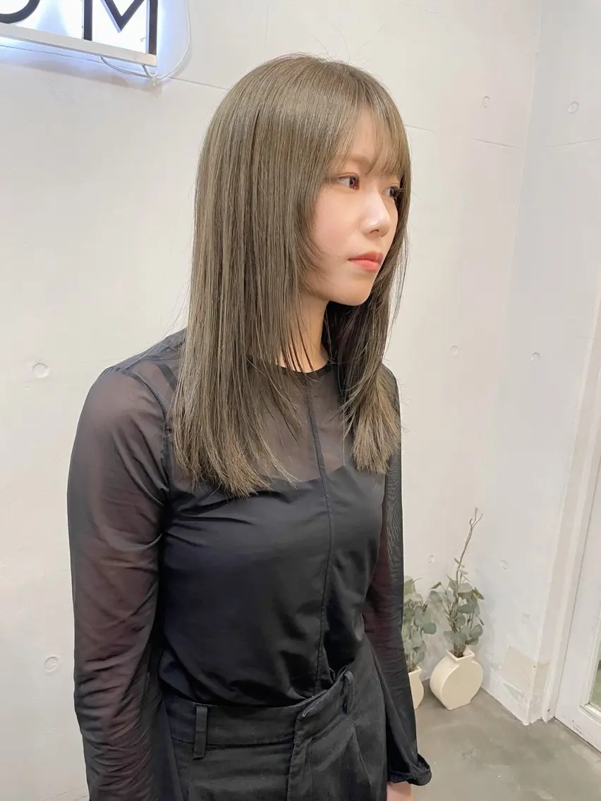 セミロング カラー レイヤー べージュ 白石研太のヘアスタイル