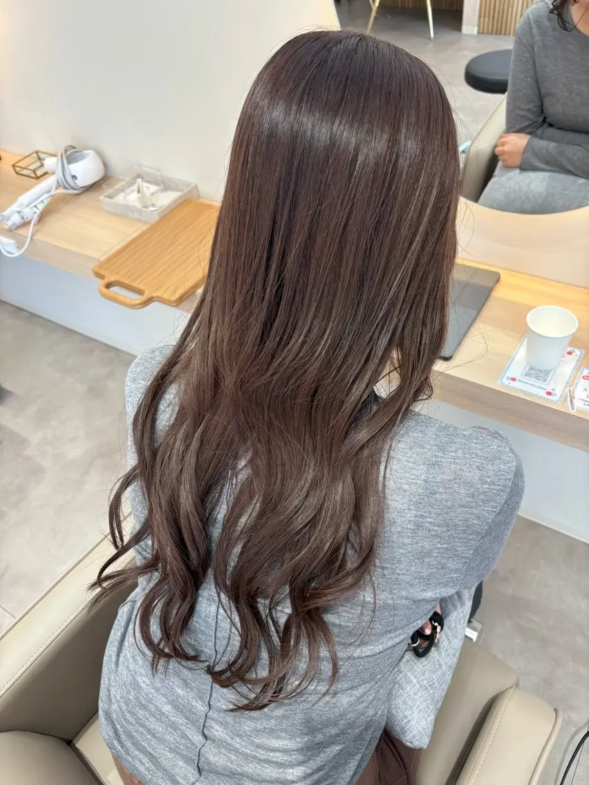 【✨️透明感up✨️】カット＋アディクシーカラー＋𝐀𝐮𝐣𝐮𝐚リペアトリートメント🩶໒꒱⋆ﾟの写真