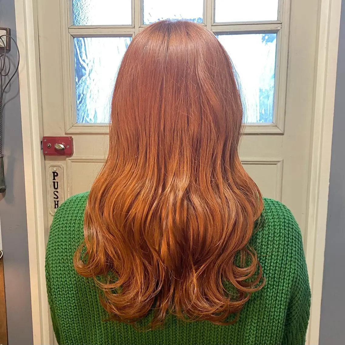 ロング カラー ブリーチ ブラウンカラー オレンジ オレンジブラウン カット ヘアカラー トリートメント BRITS 渡辺 菜々子のヘアスタイル